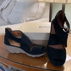 Clarks Black Wedge Sandals Size 9 Almost New!